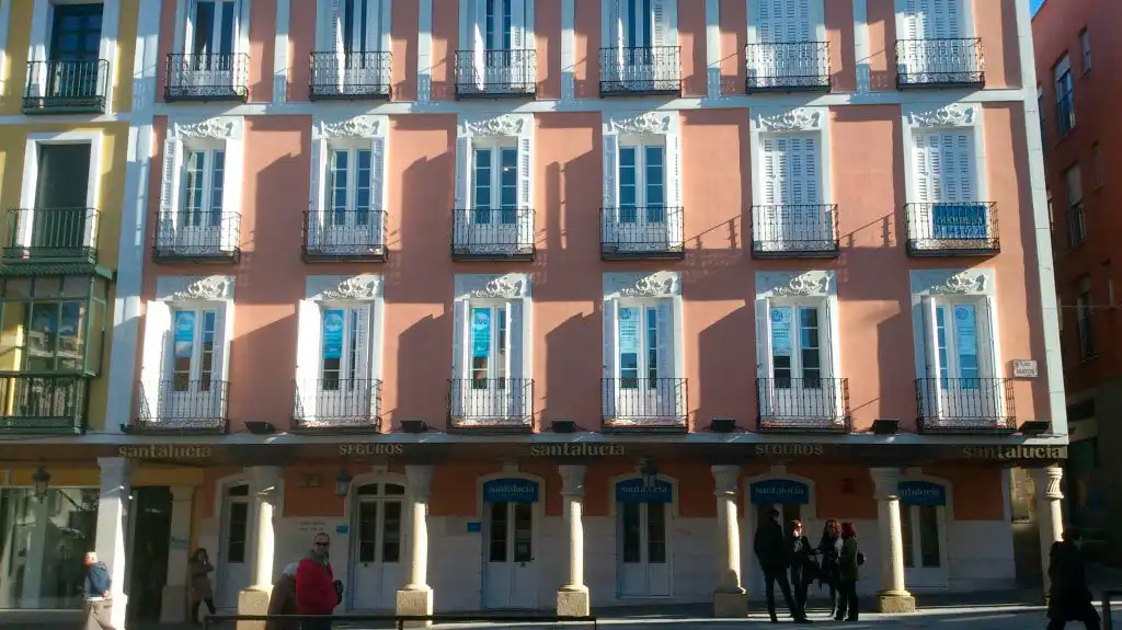 Sánchez y Aparicio fachada edificio 